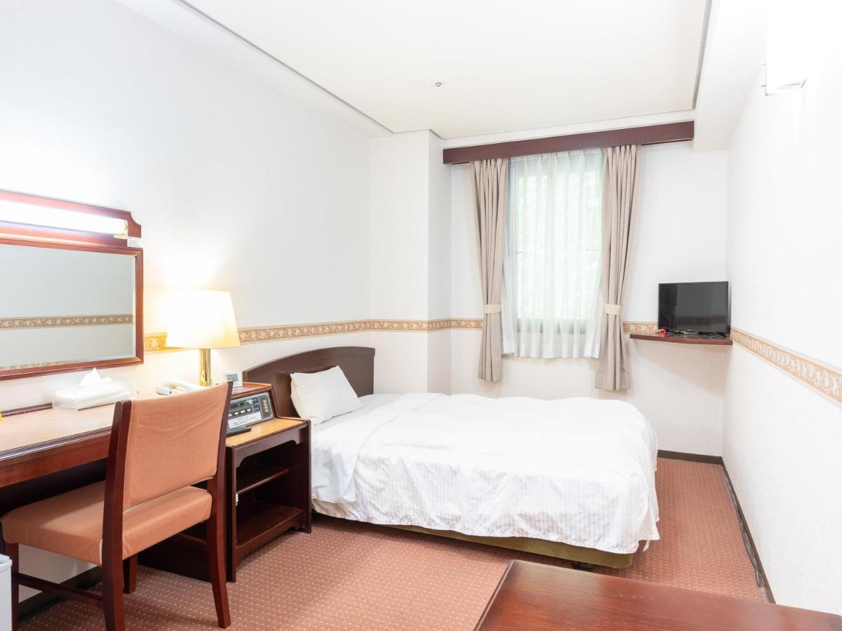 Amuze Hotel Sakuragicho Тояма Экстерьер фото