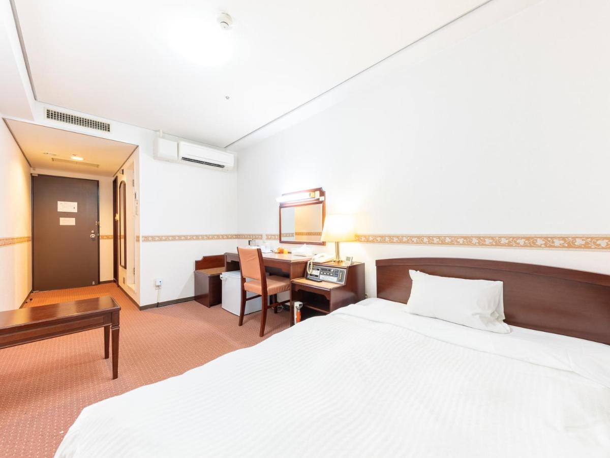 Amuze Hotel Sakuragicho Тояма Экстерьер фото